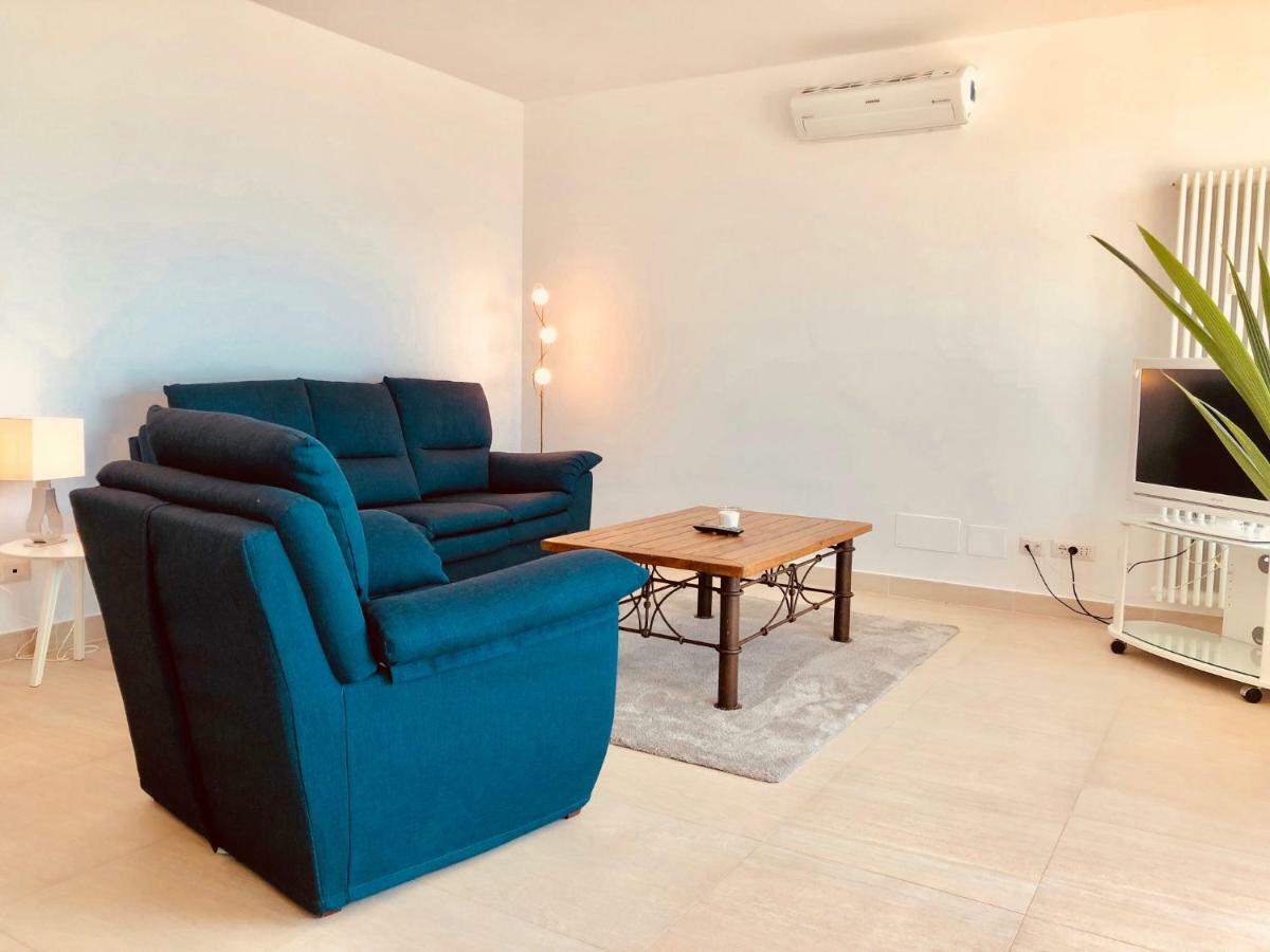 Ferienwohnung Attico Palazzo Di Vetro Luino Exterior foto